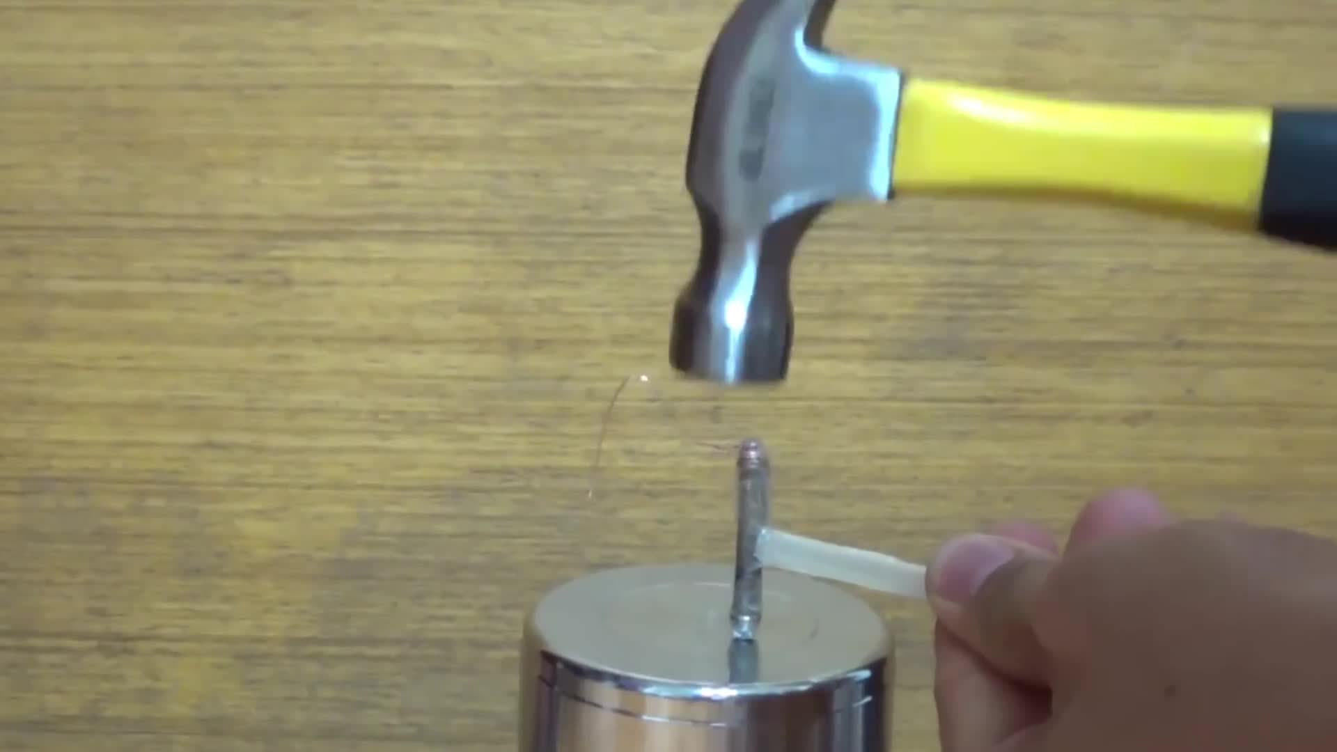 第82集丨为什么打火机点火器能够产生电