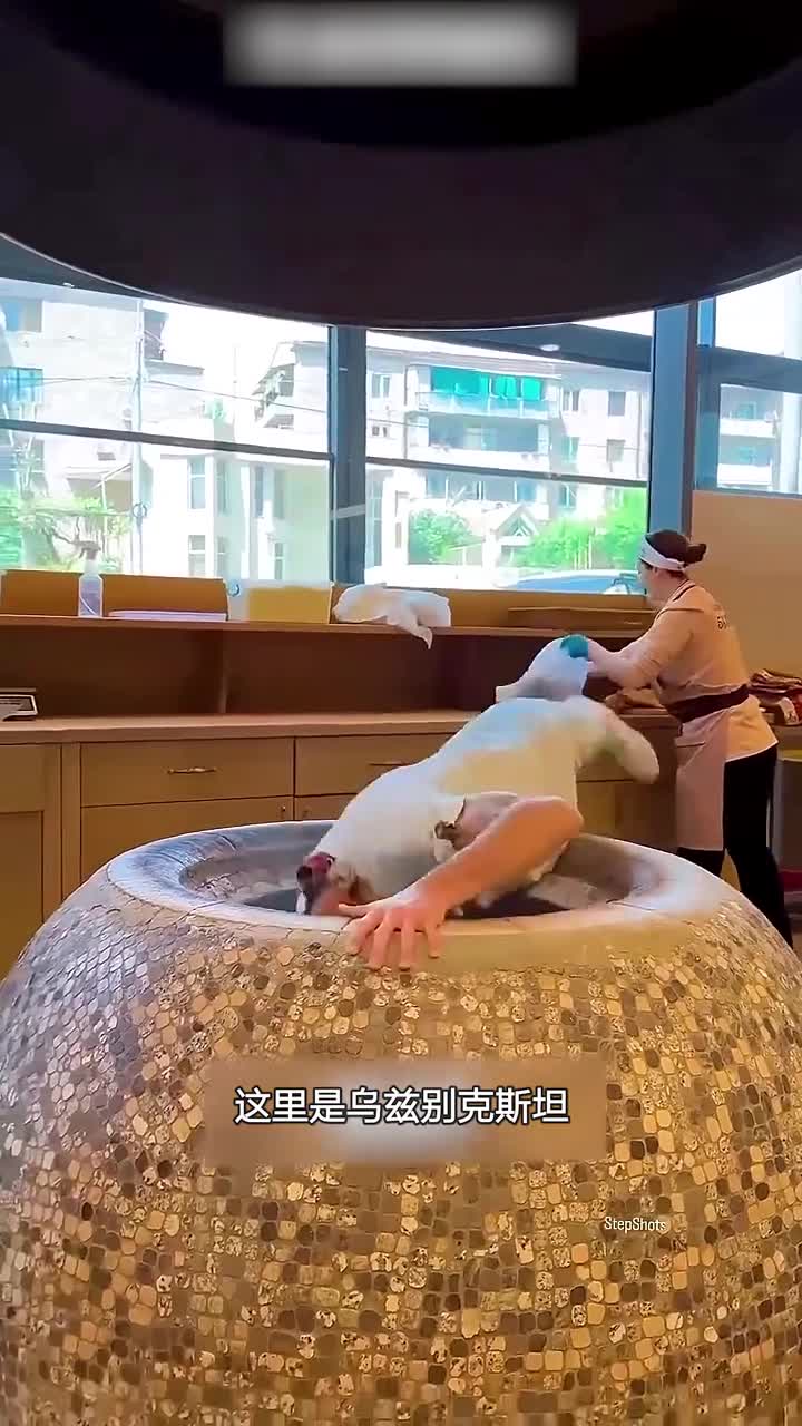 在乌兹别克斯坦烤面包是种艺术