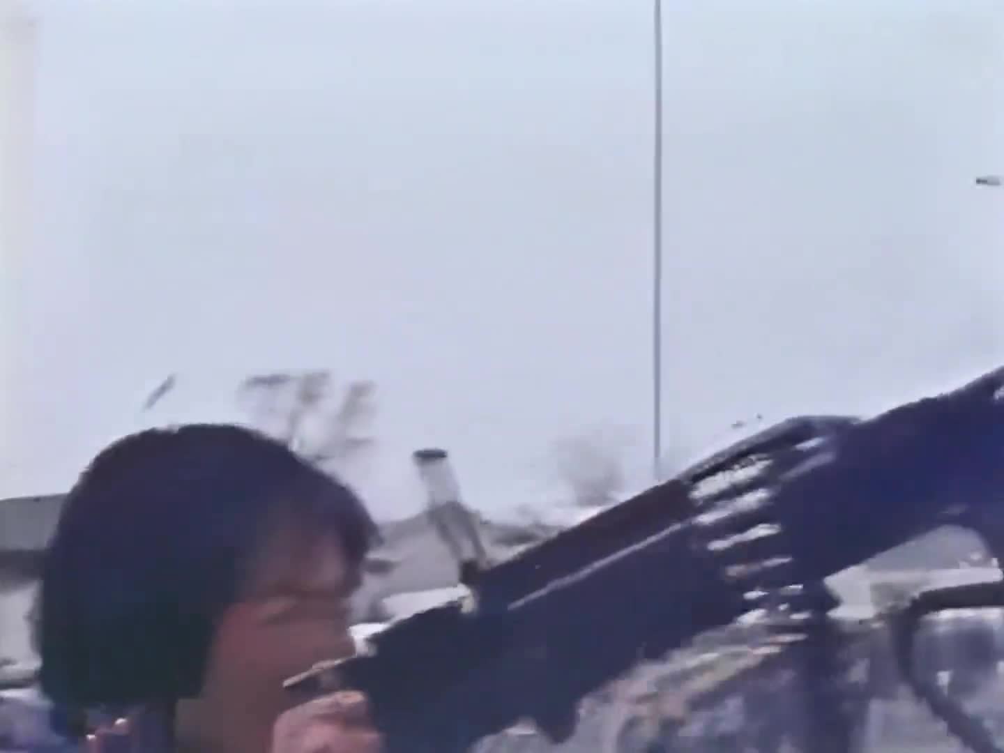 1972年外国人拍摄的人民公社真实录像全民皆兵进行实弹训练