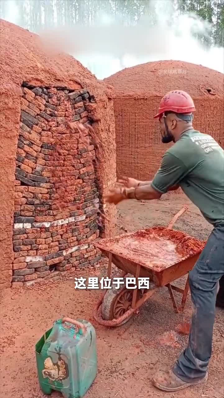 木炭窑木炭不是烧出来的而是闷出来的