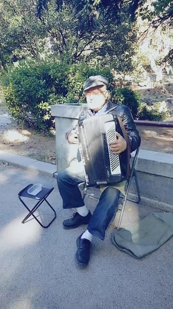 在瓦尔纳海滨公园友城宁波瓦尔纳城市定向赛正在举办有机会在途中遇到各种小美好