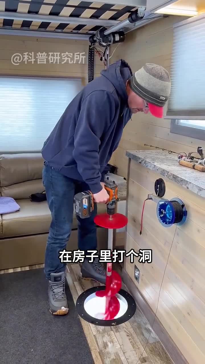 在屋里钓鱼真是太舒服了这种方法太新颖