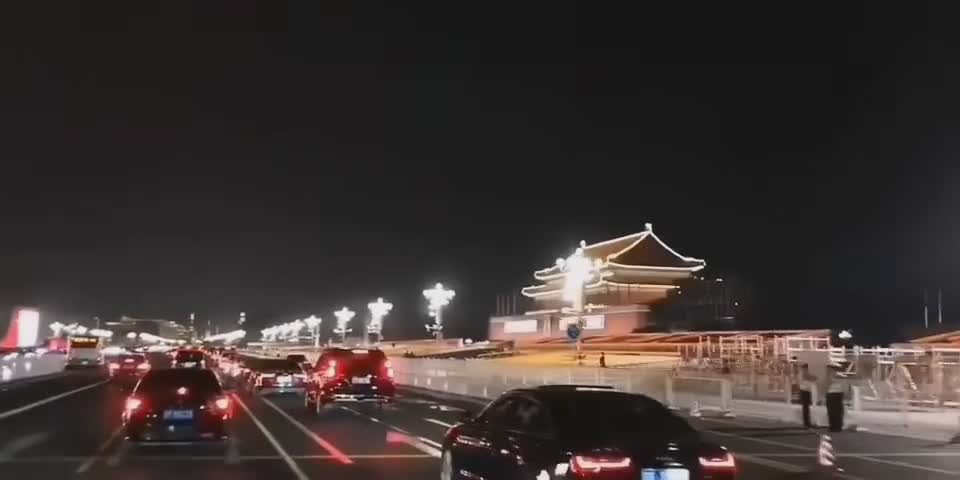 夜幕下的长安街