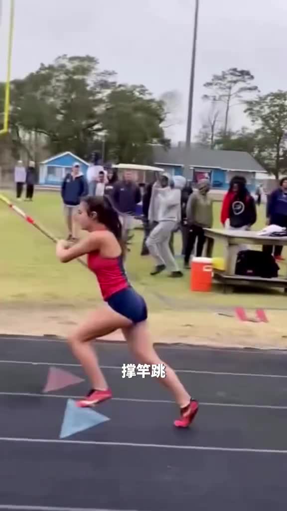 撑竿跳高的竿子会断吗运动员会被竿子捅到吗