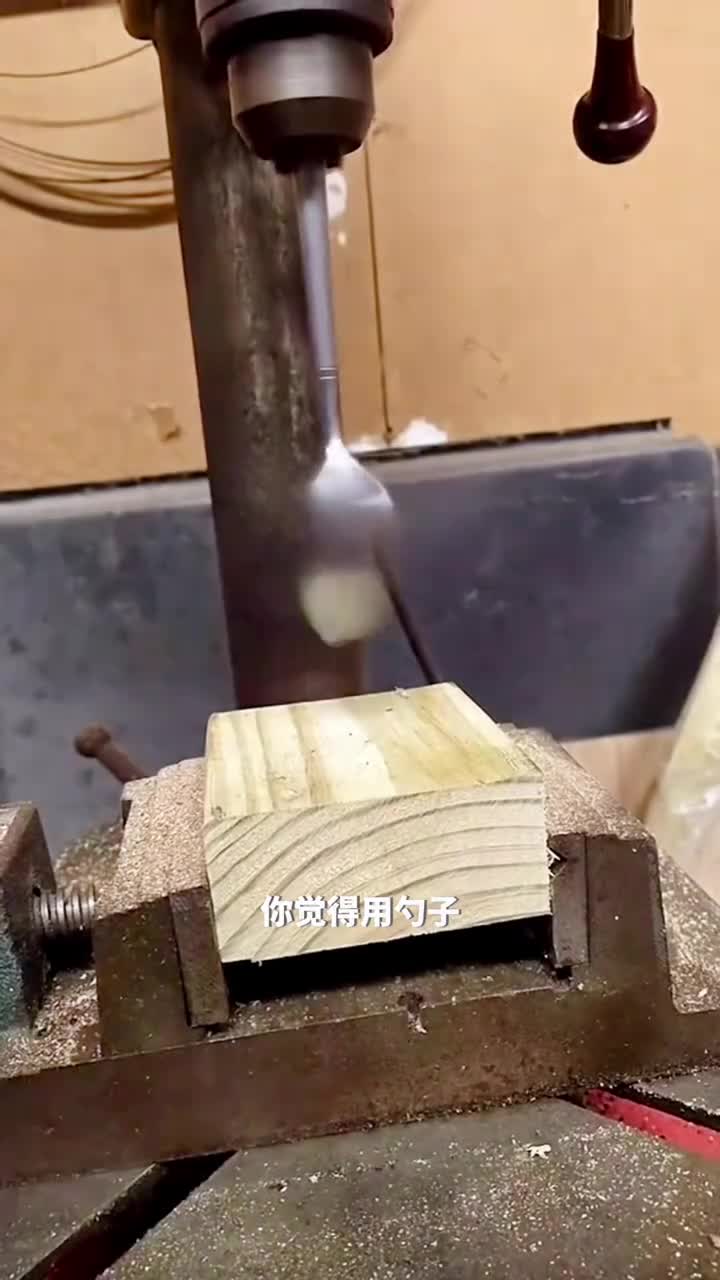 当木头遇上铅笔铅笔惊人的力量让人瞠目结舌
