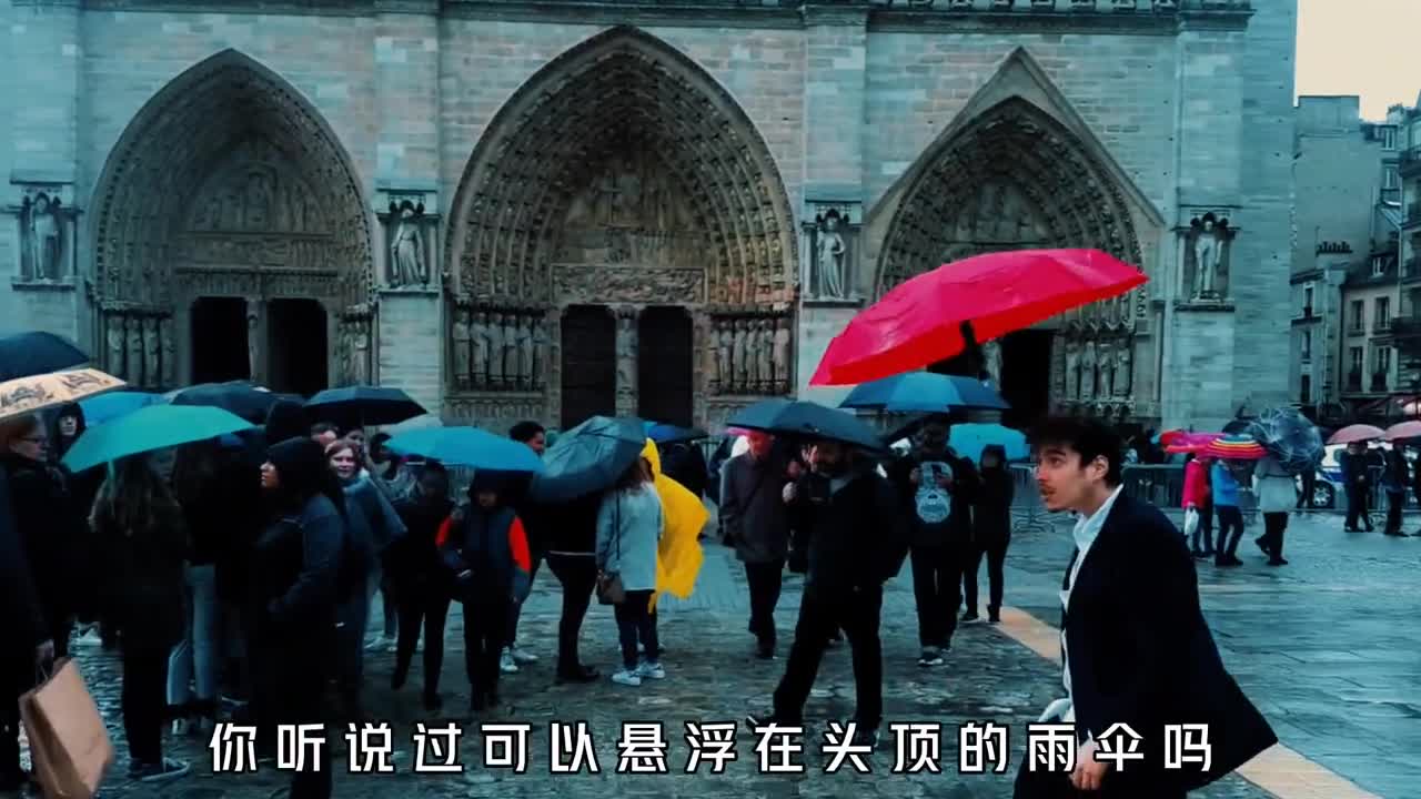 可以悬浮在头顶解放双手的雨伞让你一边挡雨一边悠闲的喝咖啡