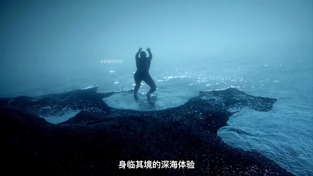 你知道在深海游泳是种什么体验吗来带你身临其境的感受一下二