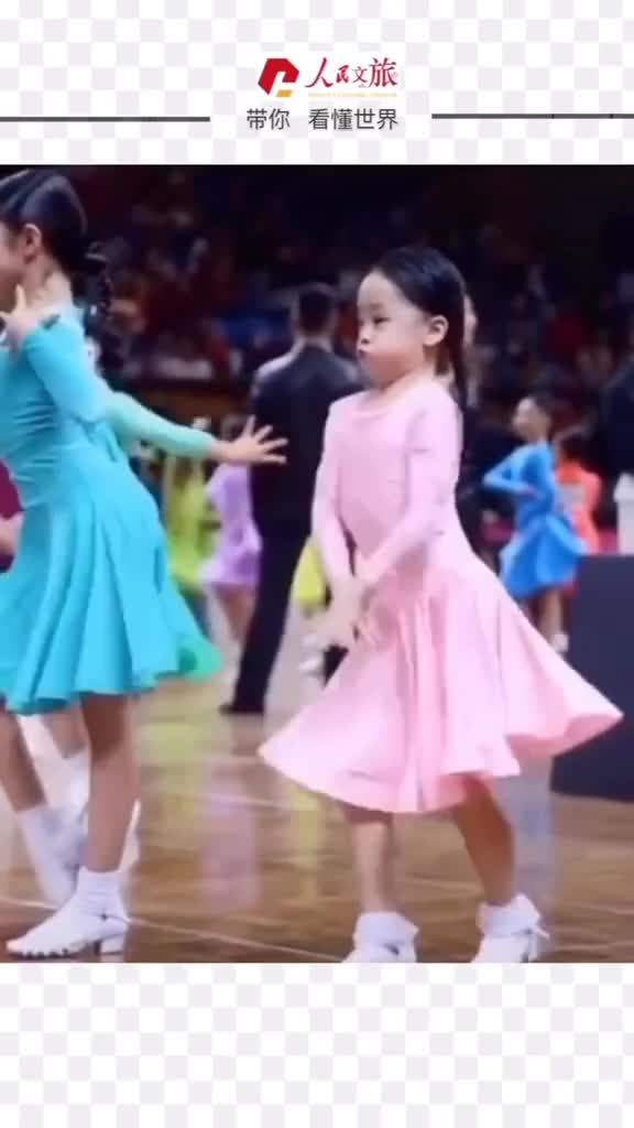 奶凶奶凶的小朋友里给我站住