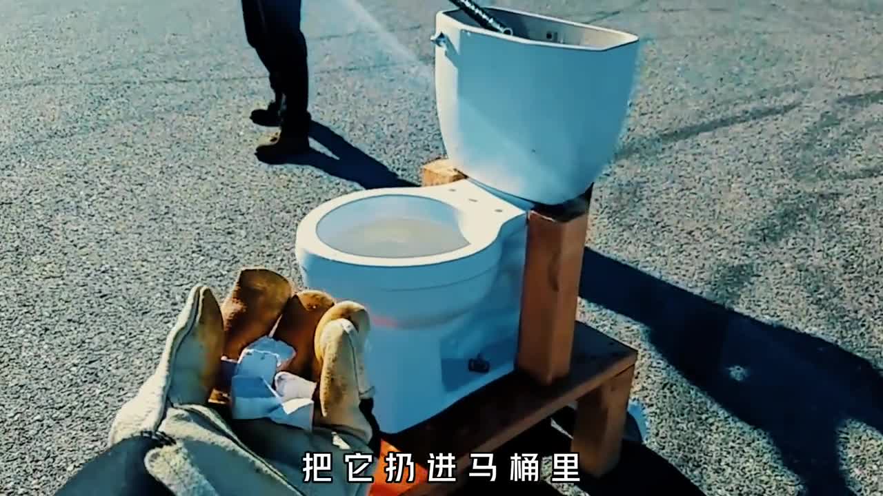 金属钠究竟有多可怕将9吨钠倒入湖中瞬间火光四射遮天蔽日