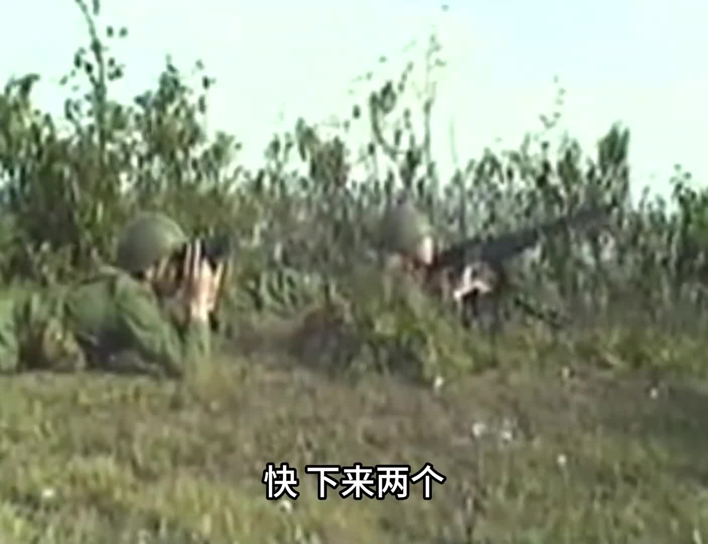 1987年解放军对越作战真实录像侦察兵深入敌后伏击捕俘