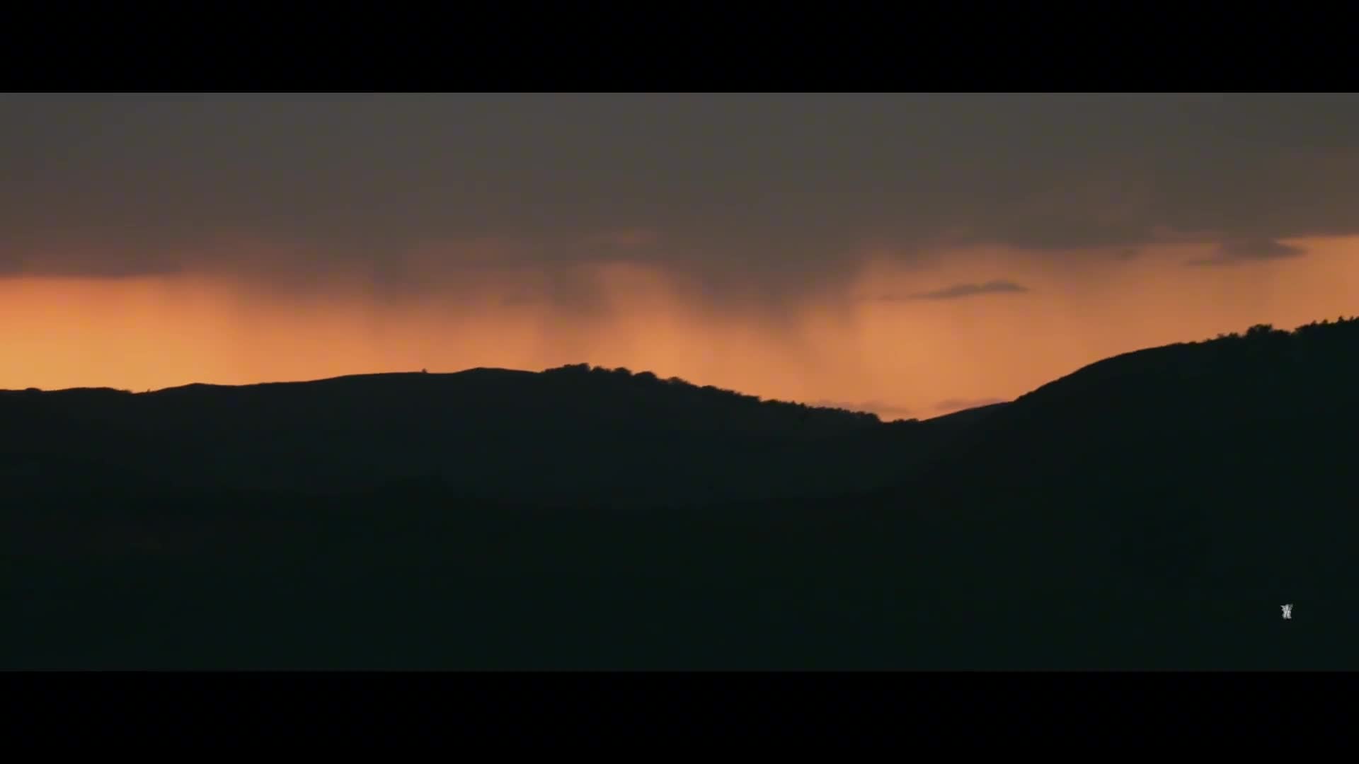 夜幕降临点起篝火