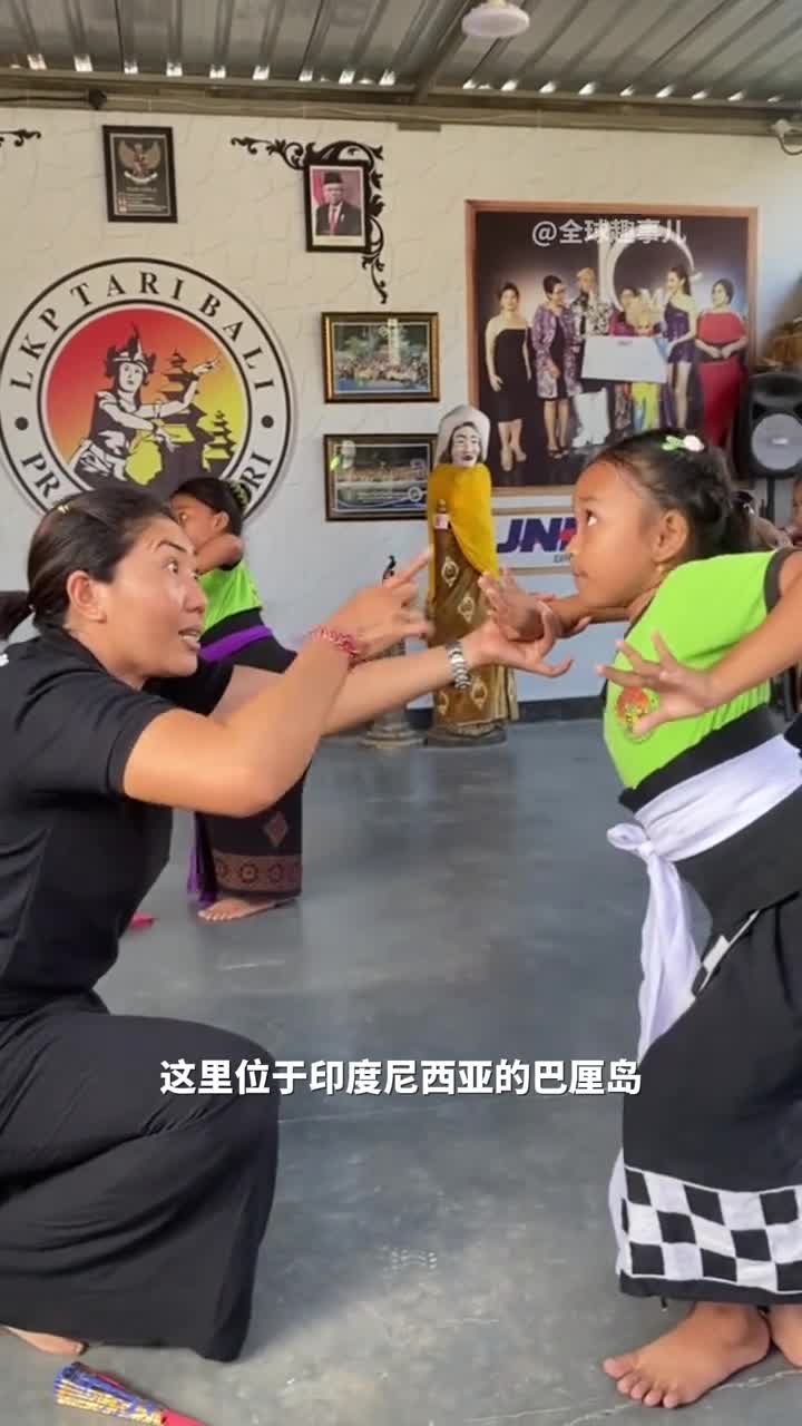 巴厘岛舞者灵动眼神是如何练成的巴厘岛独特而迷人的传统舞蹈