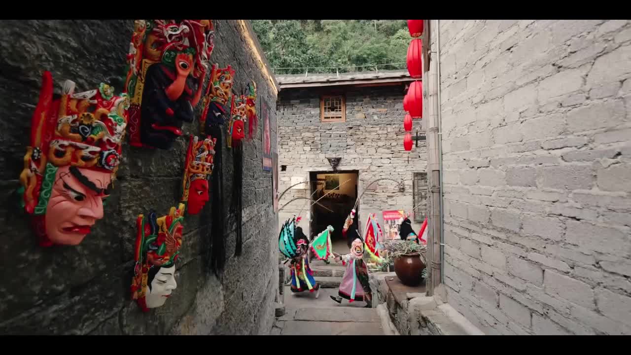 西秀区是世界喀斯特风光旅游优选区别名安顺隶属于贵州省安顺市西秀地处黔中腹地而中式审美的根本在四个字天人合一