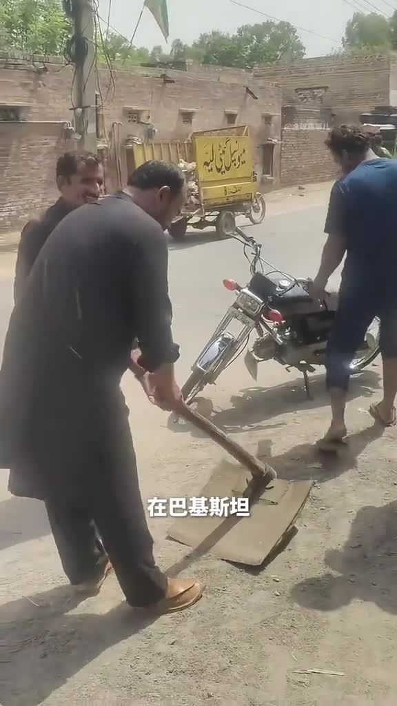 特制坎土曼从农具到力量试炼场