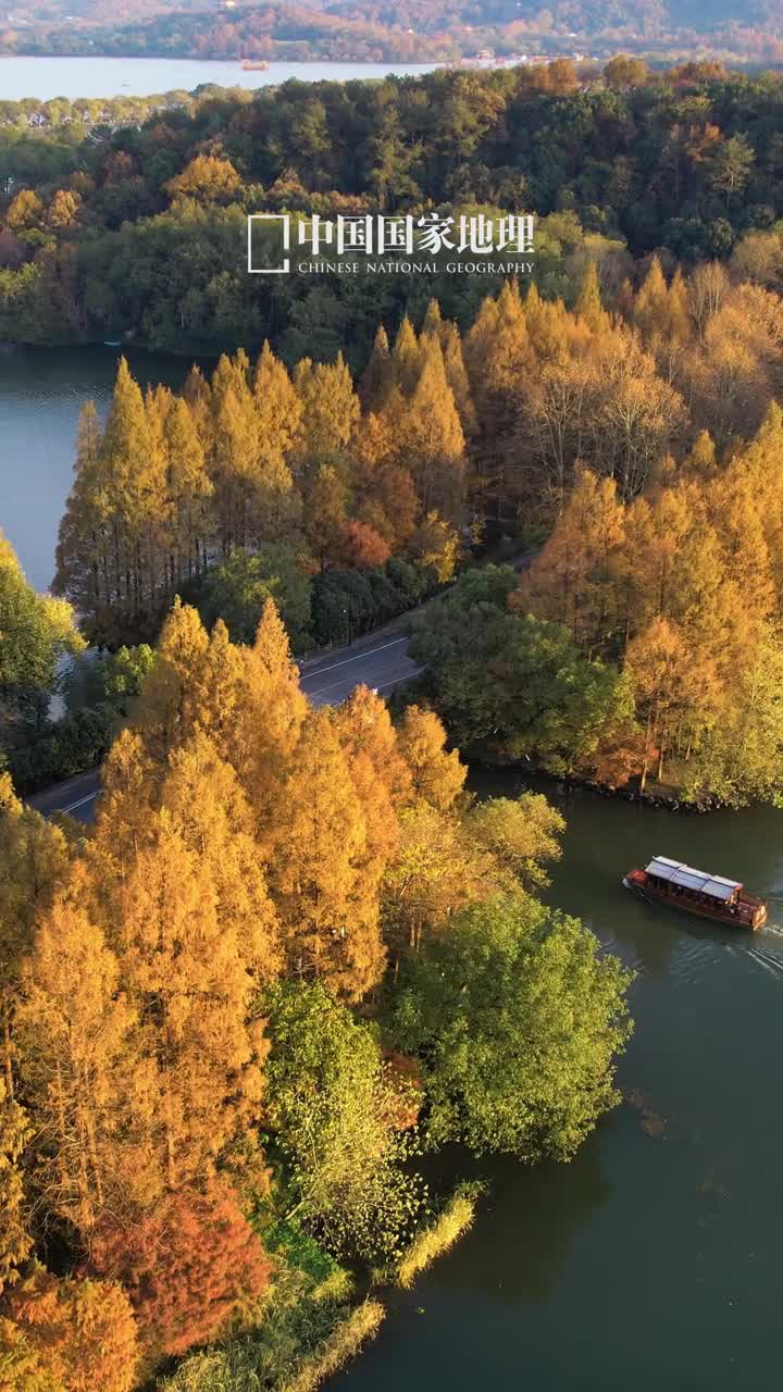 早安愿你从容淡然随遇而安今天是2024年11月5日甲辰年十月初五星期二时光流转岁月如歌心有良辰美景任尔春夏秋冬早安愿你从容淡然随遇而安