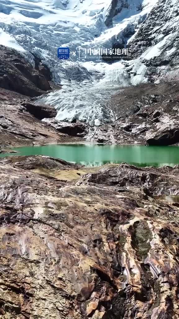 有什么愿望现在就说吧雪山会听见雅拉香波山又名雅拉香布是喜马拉雅山脉北麓的一座孤立的大山雅拉香波山的冰雪融化后汇作山南的母亲河雅砻河滋润着念青唐古拉山以南的肥沃土地孕育出灿烂的雅砻文化
