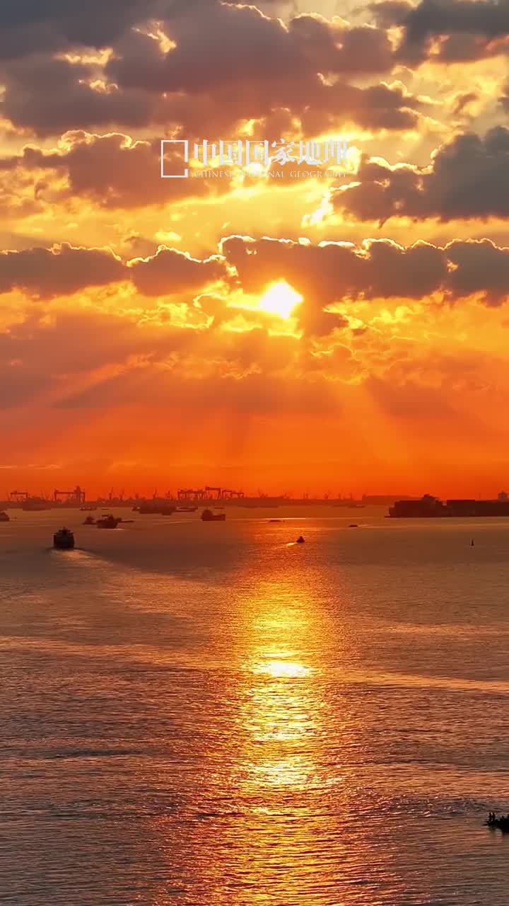 早安生活不在别处当下即是全部今天是2024年11月13日甲辰年十月十三星期三朝阳如约而至每一天都是新的开始不要等明天也不要相信永远你所能做的就是眼前早安生活不在别处当下即是全部