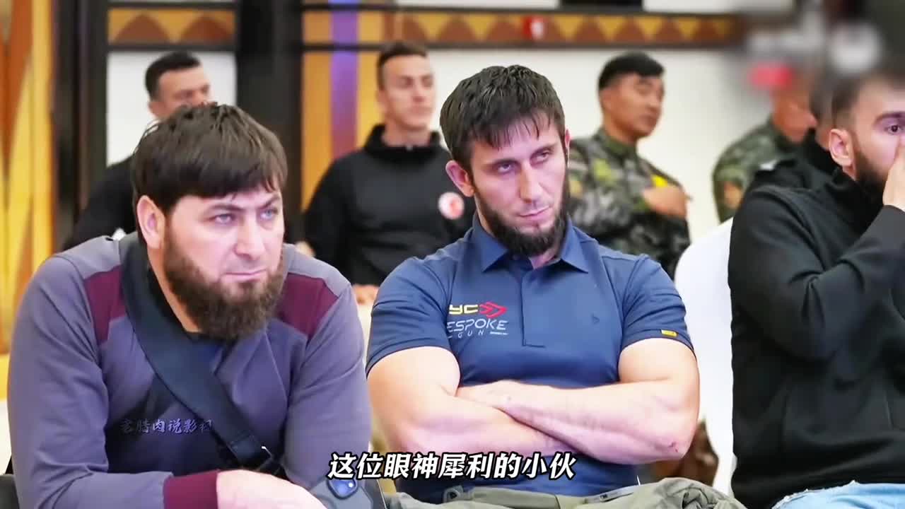 俄罗斯AKHMAT特战队小伙从实战中磨砺出来的狙击手