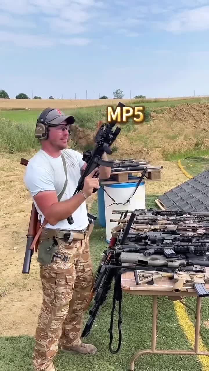 沉浸式体验一分钟连续射击20把不同枪械