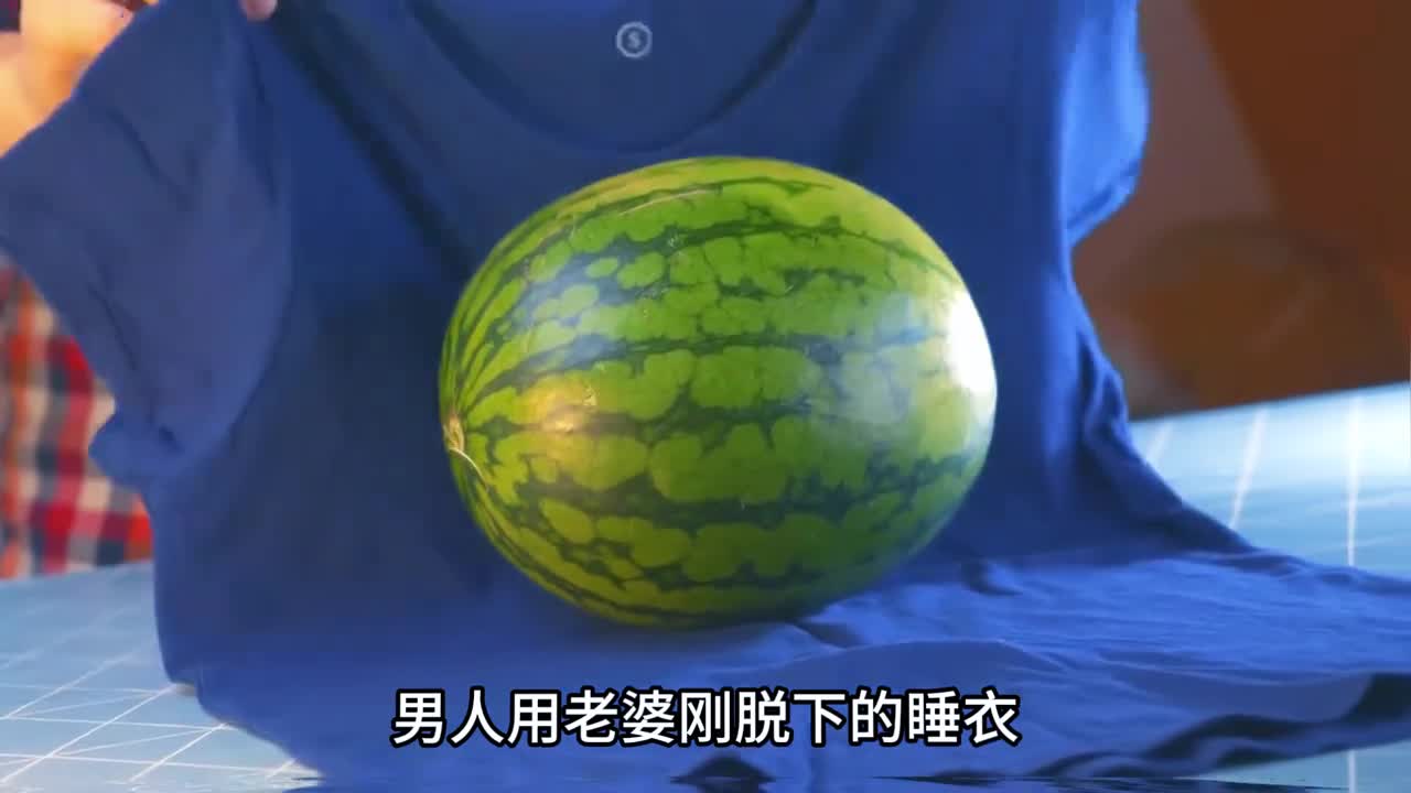 喝饮料不如喝椰子水椰子水是一种天然的电解质水