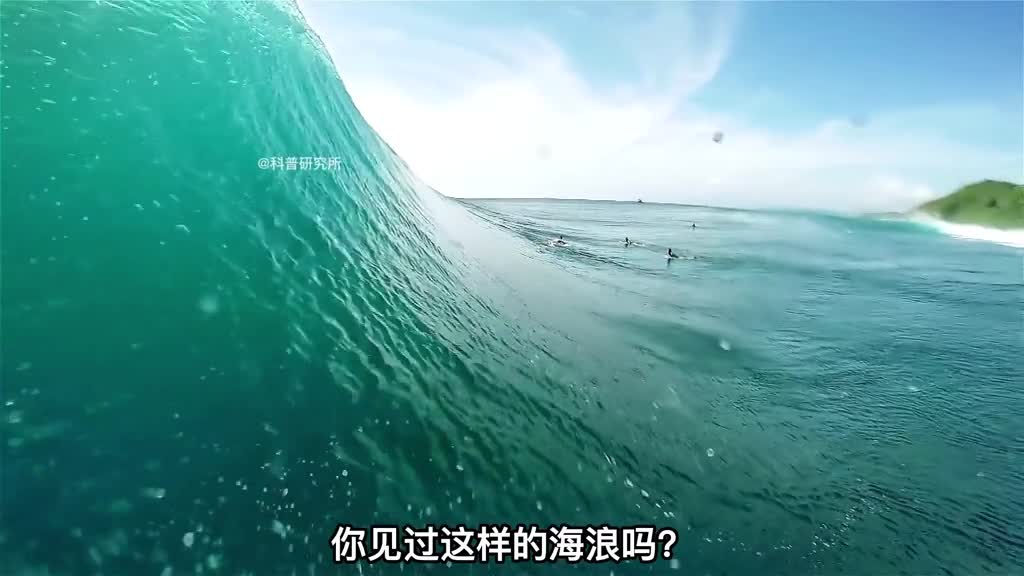 难得被拍到的惊险海啸镜头太可怕了二