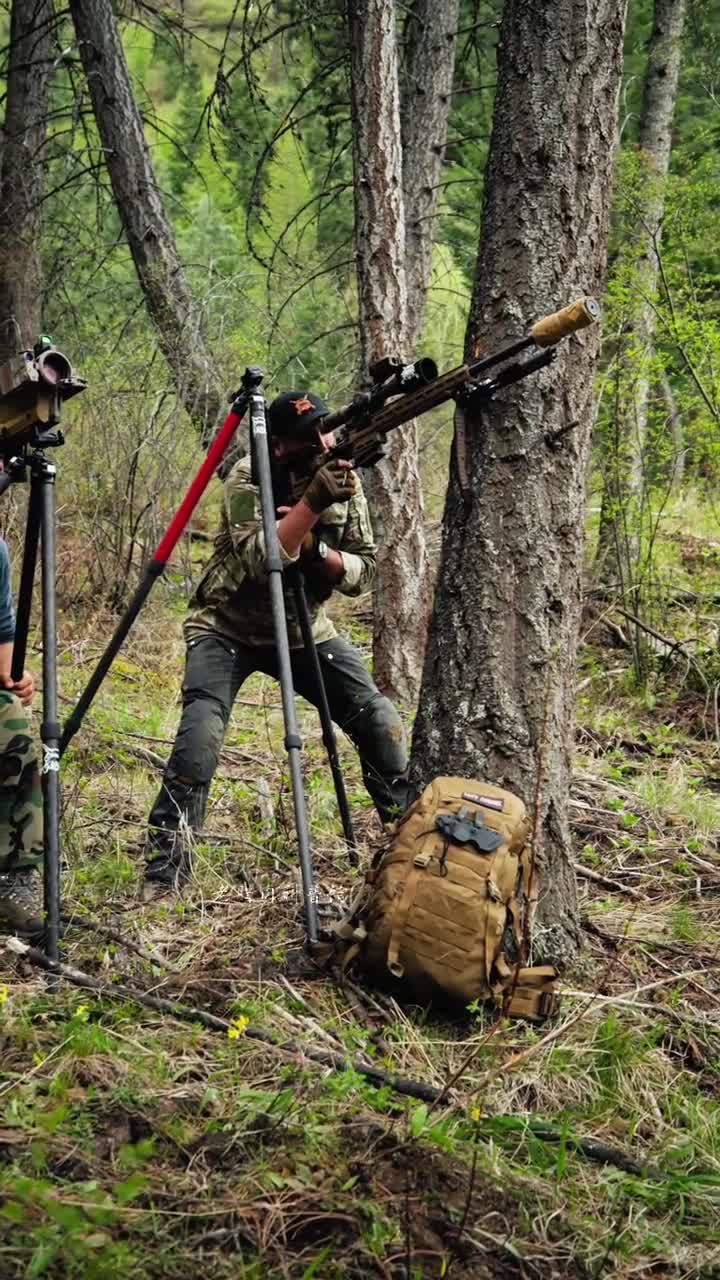 双狙人这一次师傅做你的观察员