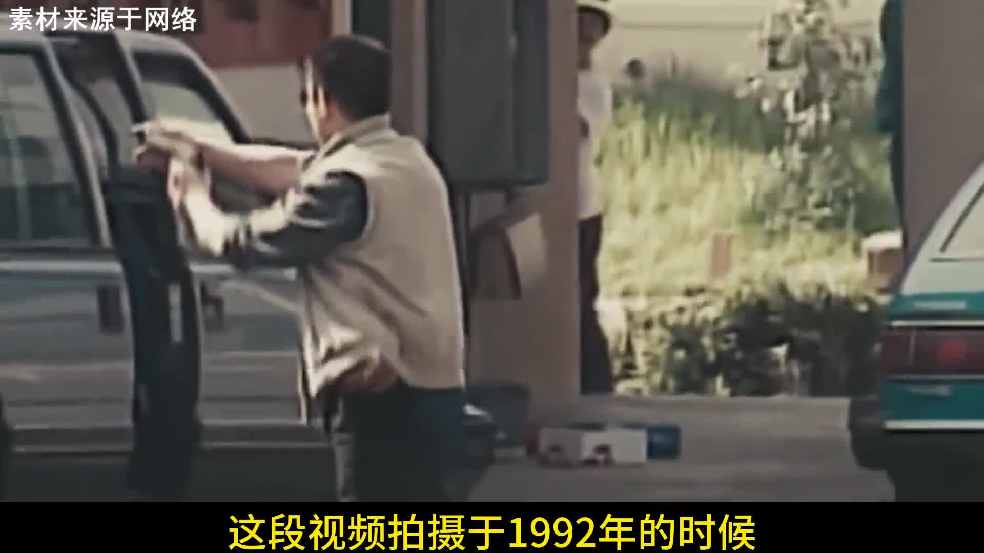 1992年美国洛杉矶暴动屋顶上的韩国人持枪反抗一战成名