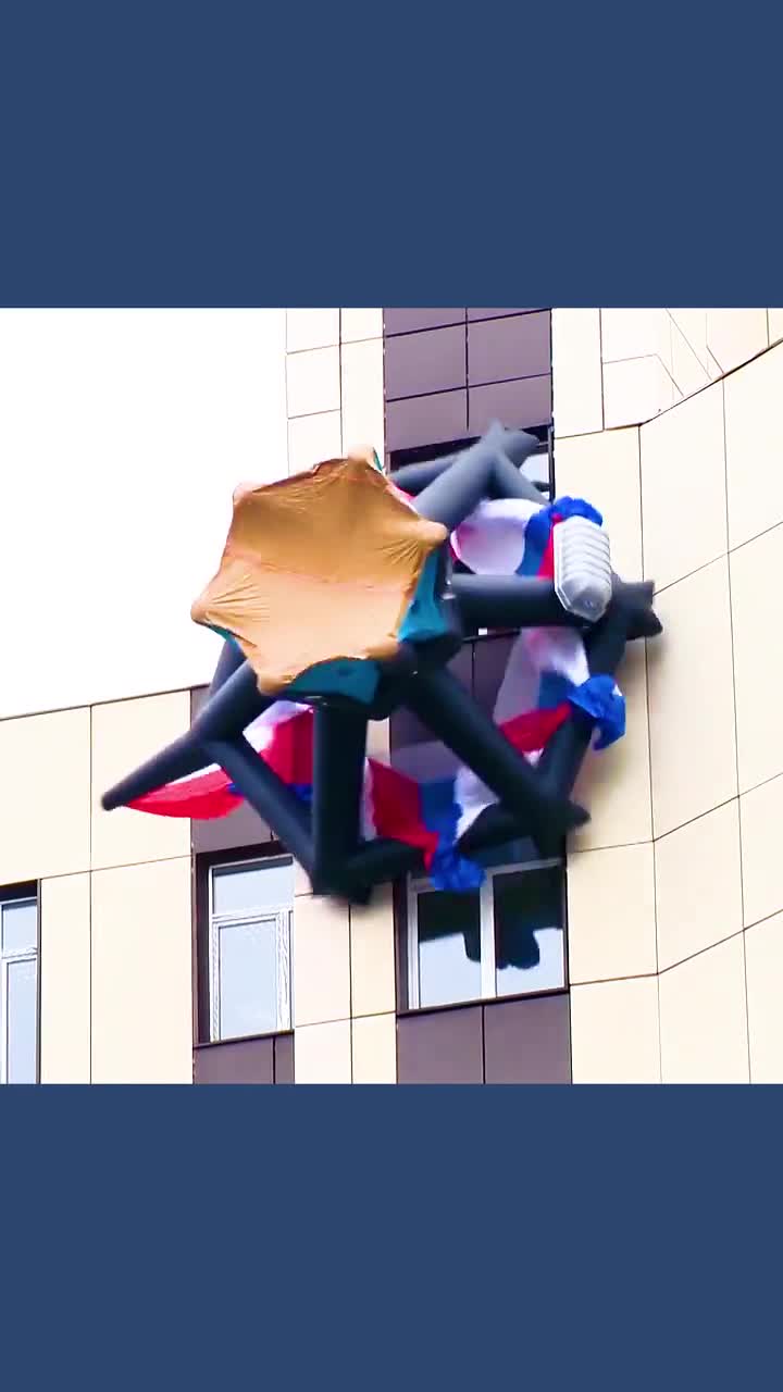 不可思议的高层逃生降落伞把人像空投一样运送到地面