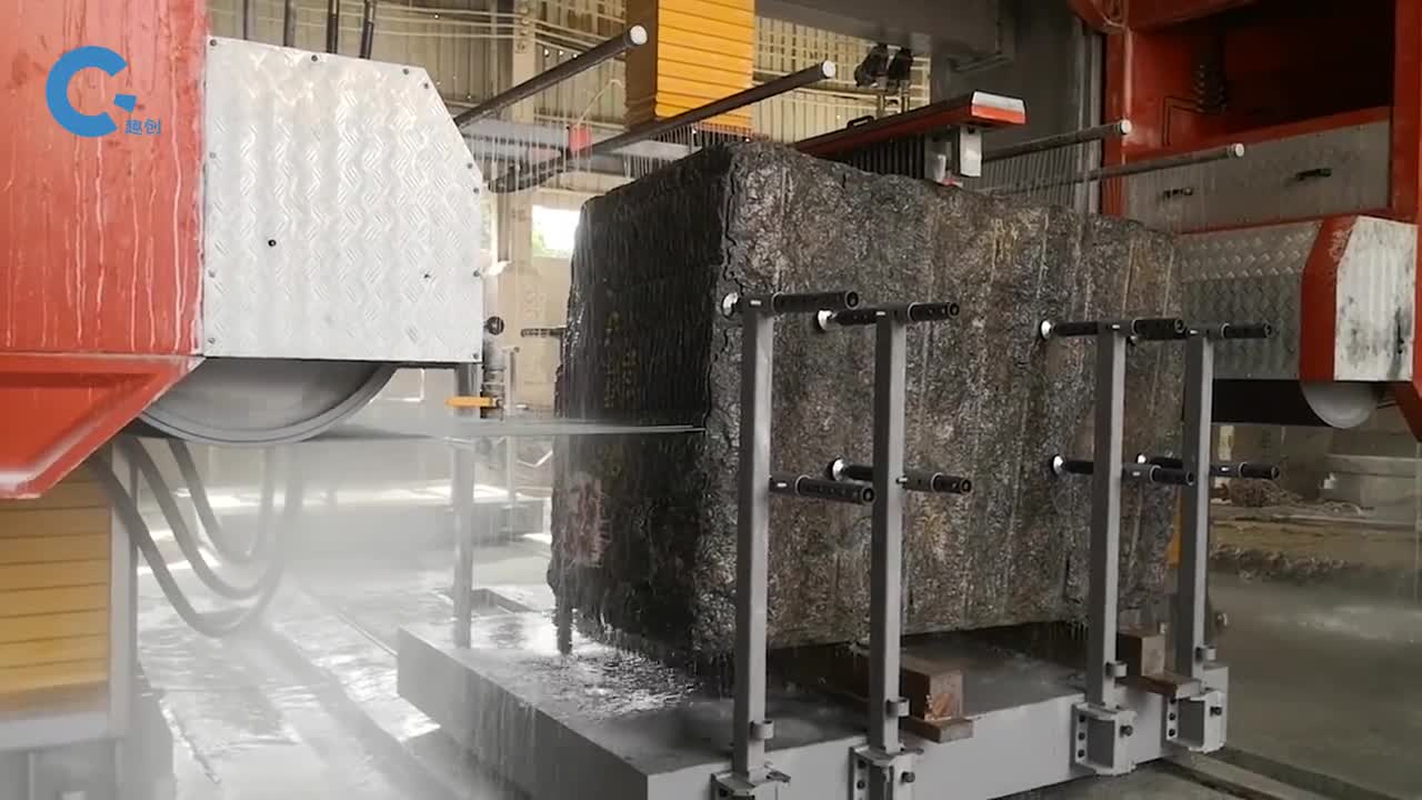 不可思议的金刚石绳切割机利用高速旋转的绳子把石头均匀切开