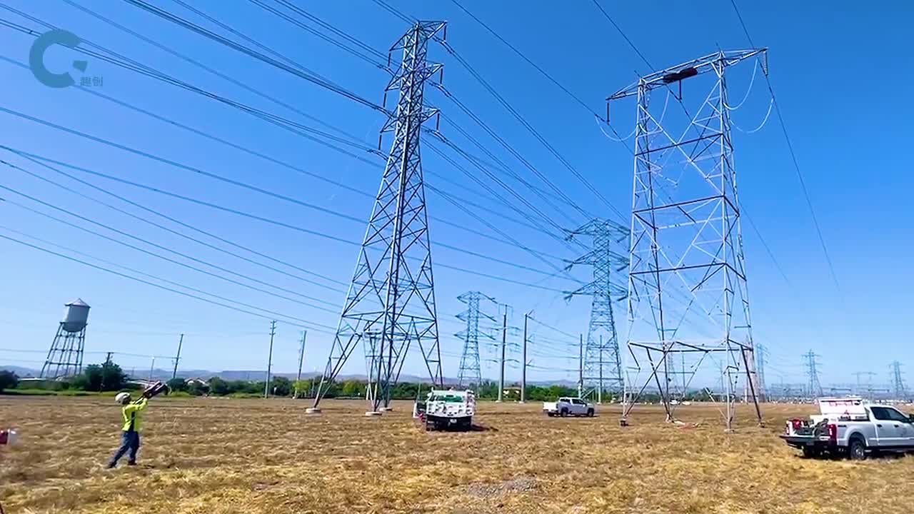 不可思议的动力爬升器动动手指就能带工人爬上高架什么原理