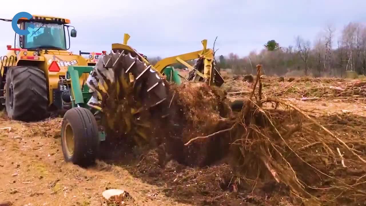 不可思议的树桩拔除机三秒拔一颗树桩
