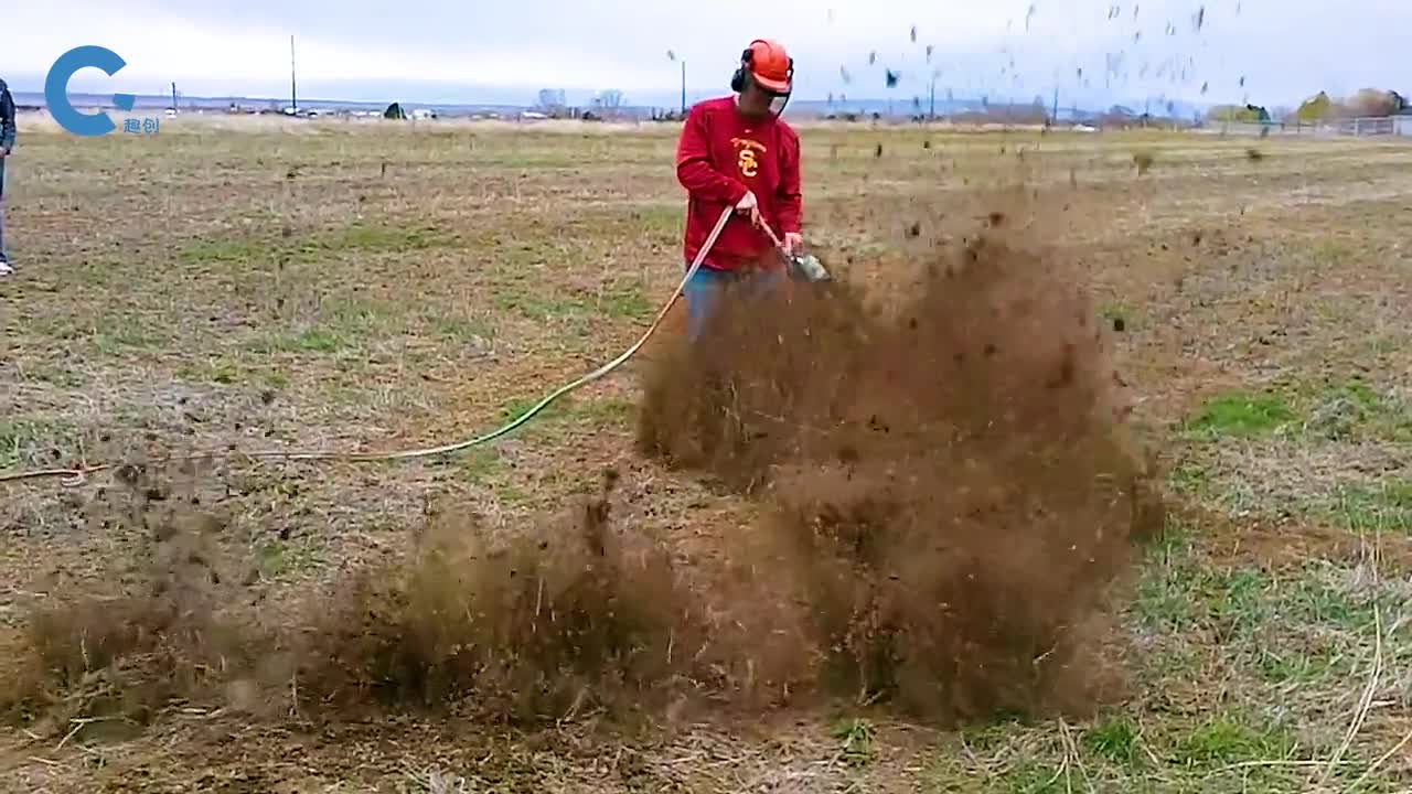 不可思议的空气炮灭鼠引燃充进洞里的甲烷把老鼠一窝端