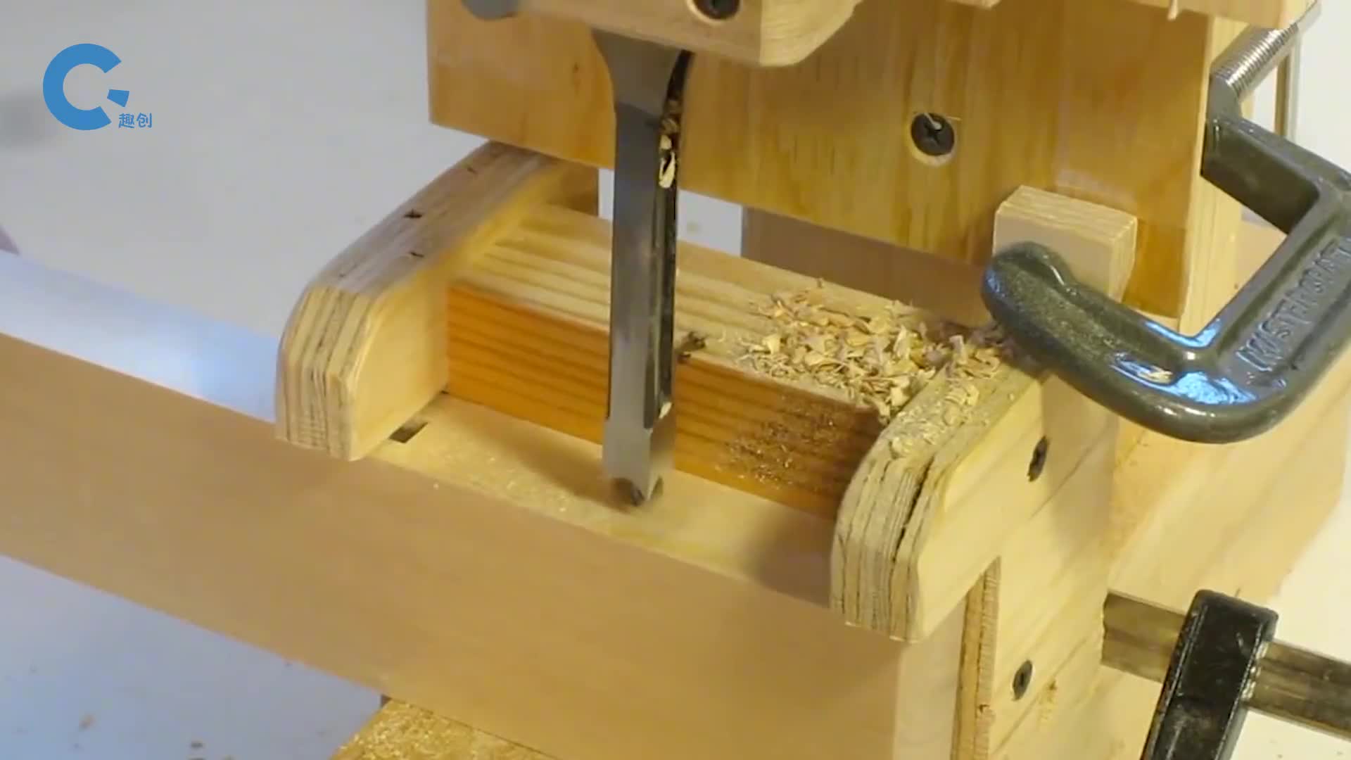 三角形的钻头可以钻出方形孔神奇的勒洛三角形