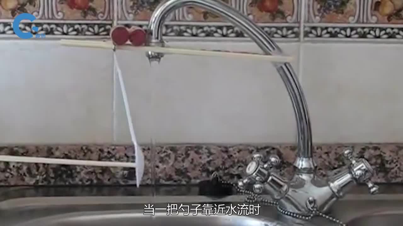 什么是康达效应启动高压气枪对准苹果神奇的一幕出现了