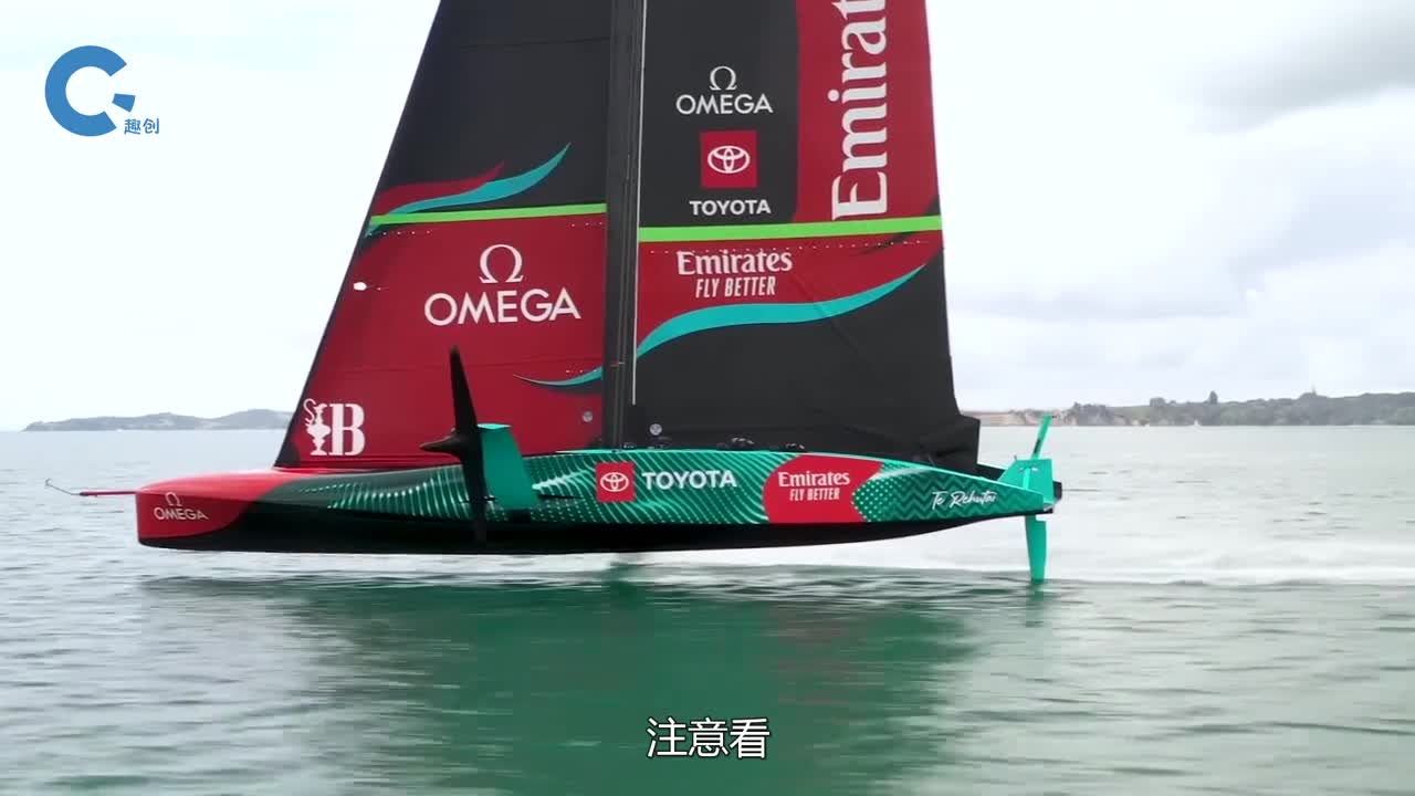 不可思议的水翼帆船船体会离开水面航行