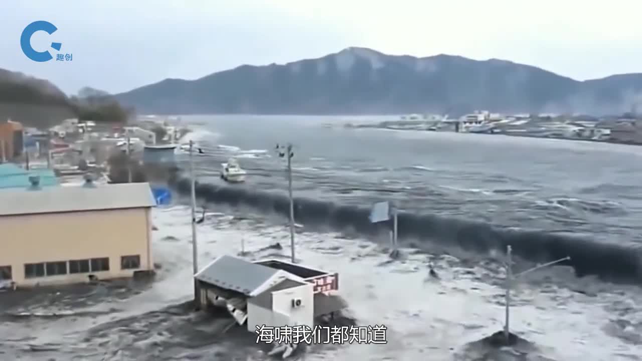 不可思议的冰海啸大量冰块涌上岸边能堆积成9米高的冰墙