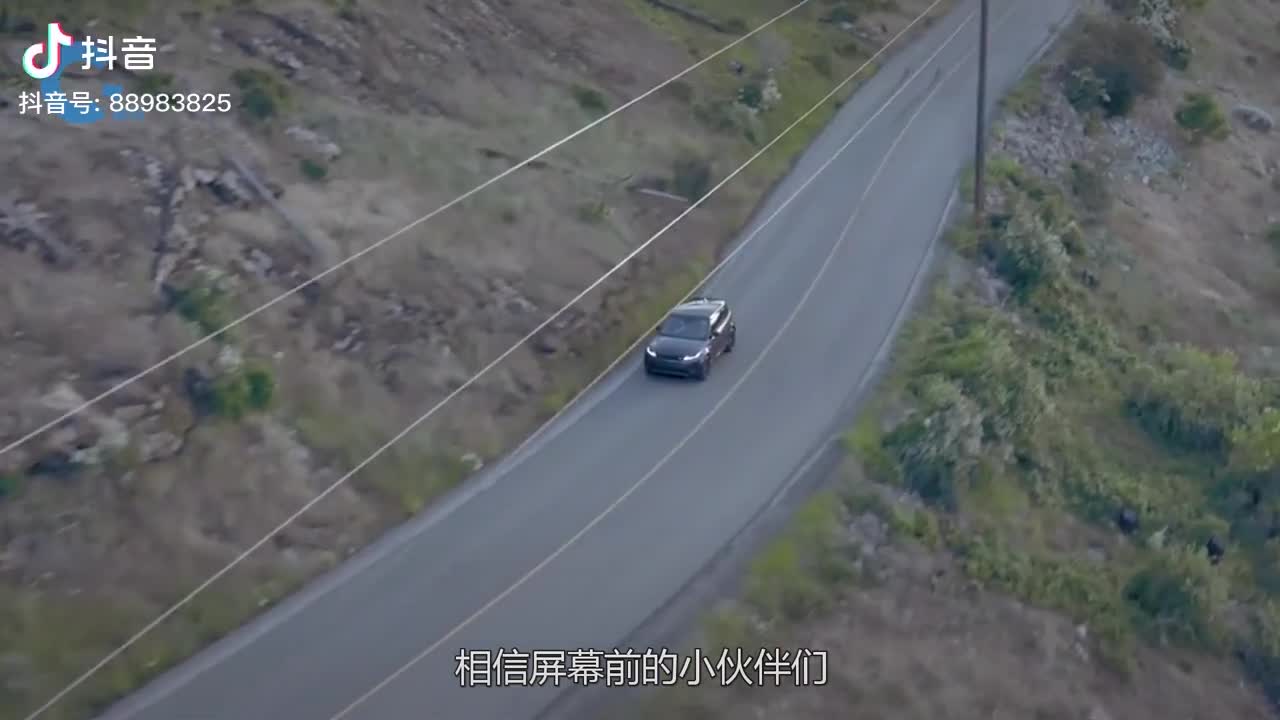 一辆汽车居然有两个方向盘要是夫妻吵架还能各开各的