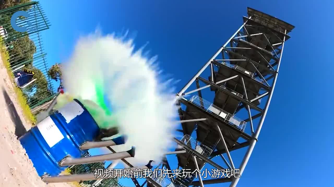 45米高空扔下大锤能砸碎20000块乐高积木吗