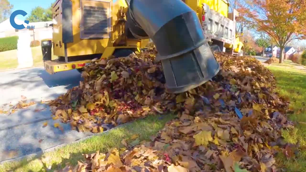 不可思议的落叶粉碎机把落叶吸进来直接粉碎掉