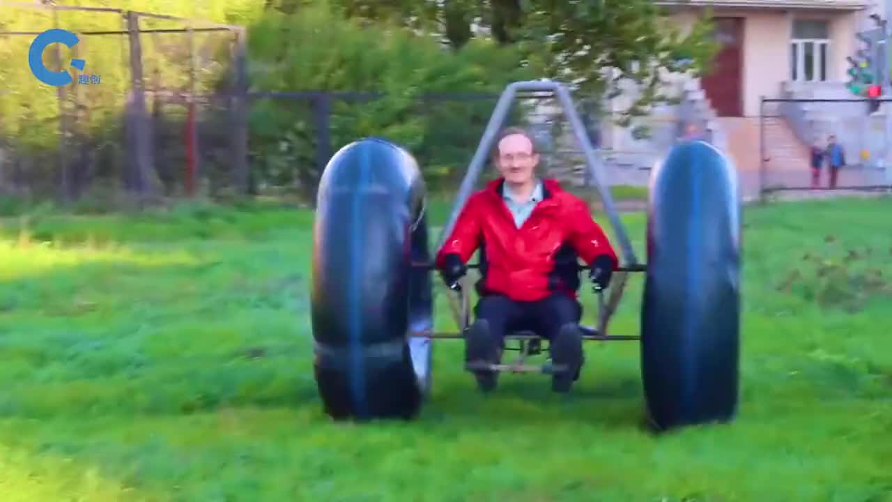 不可思议的袋鼠全地形车不但没有方向盘轮胎还只有两个