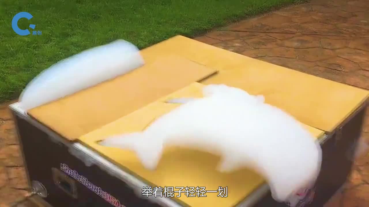 不可思议的漂浮泡沫云白马也能飞上天