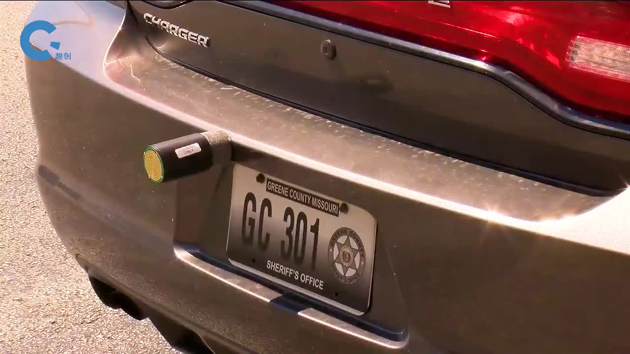 不可思议的逃犯车辆追踪器粘到目标车辆后方实时定位车辆