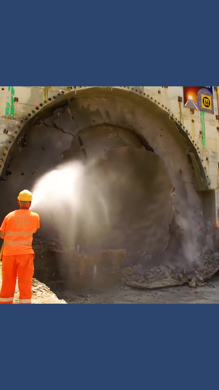 不可思议的盾构机在大山内部钻来钻