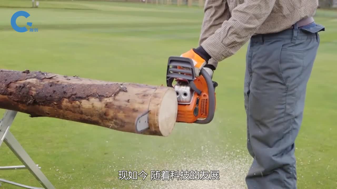 60岁大爷发明伐木神器10秒就能锯断一棵树成本仅有8块钱