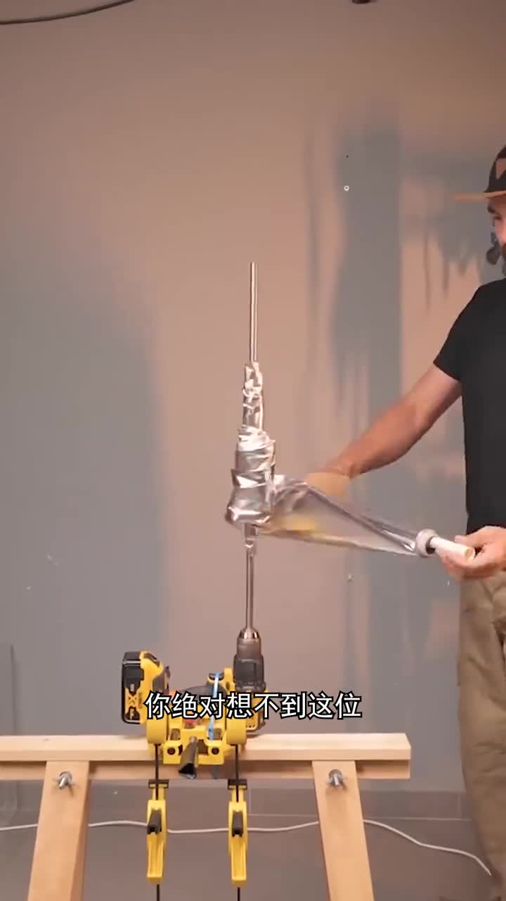 看看他用普通铝箔片最后做成了什么