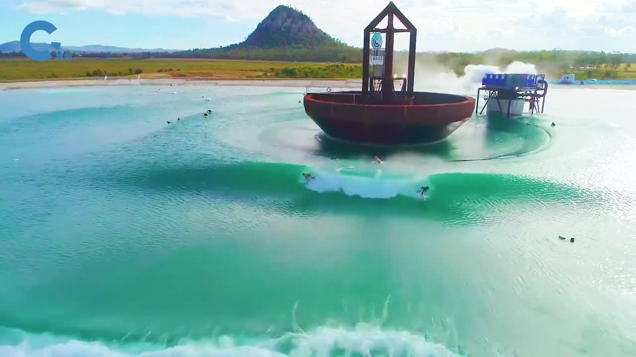 不用去海边也能冲浪重100吨的造浪战舰来回造浪