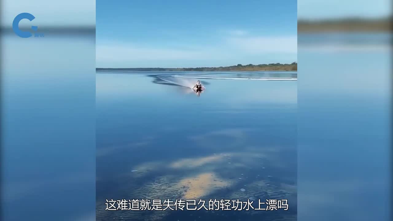 不可思议的赤脚滑水没有冲浪板也能沖浪