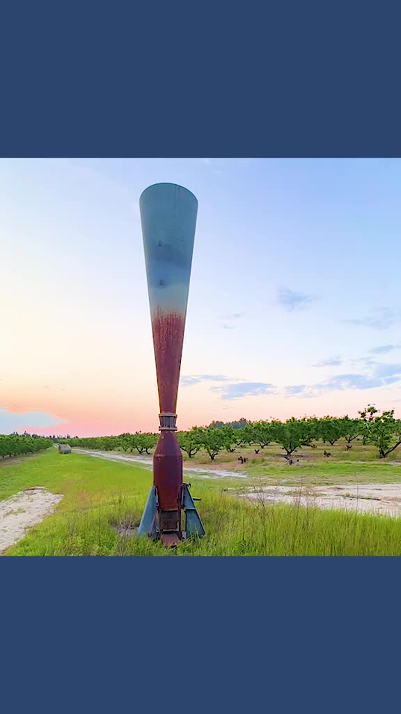 不可思议的冰雹炮朝着天空发射高速气团就能把冰雹转化成雨水