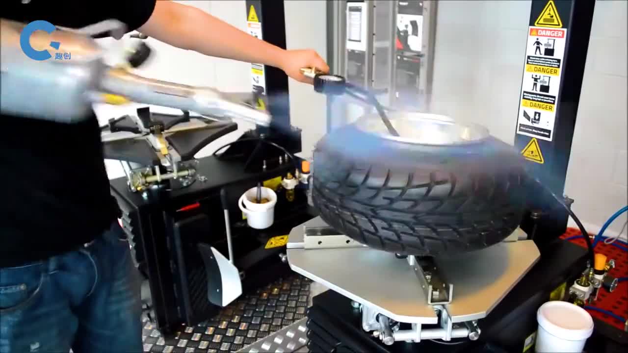 不可思议的轮胎爆充器一瞬间就能给轮胎充满气