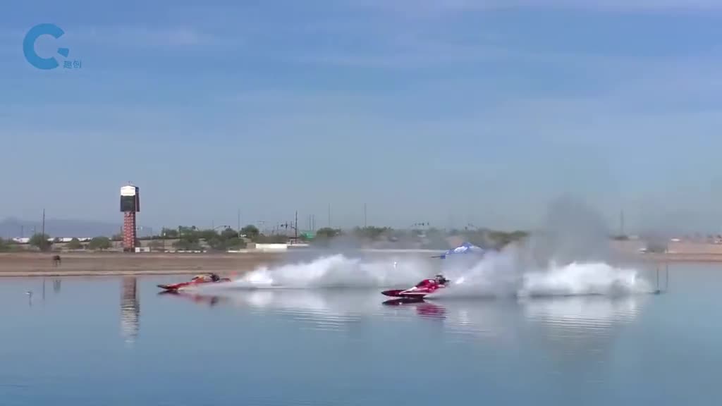 世界上最快的船仅需35秒就能加速到每小时430公里